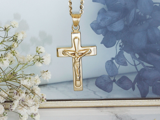 Krzyżyk złoty wisiorek zawieszka z Jezusem