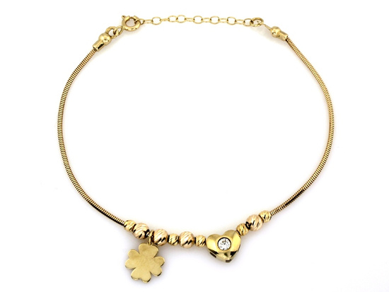 Złota bransoletka z kulkami sercem i wiszącą koniczynką