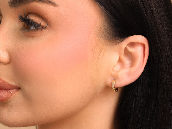 Kolczyki złote angielskie subtelne z cyrkoniami