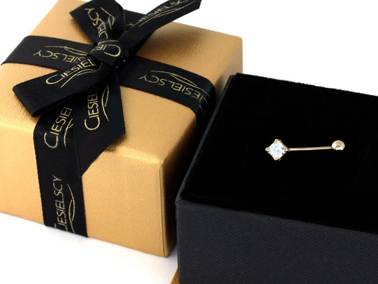 Złoty kolczyk do pępka kwadrat z cyrkonią