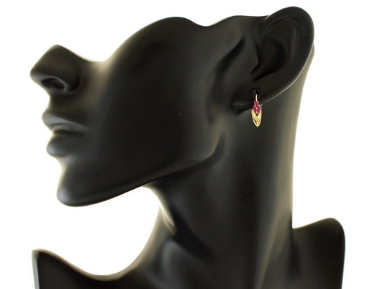 Kolczyki złote angielskie z czerwonymi cyrkoniami