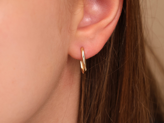 Kolczyki złote angielskie subtelne dyskretne