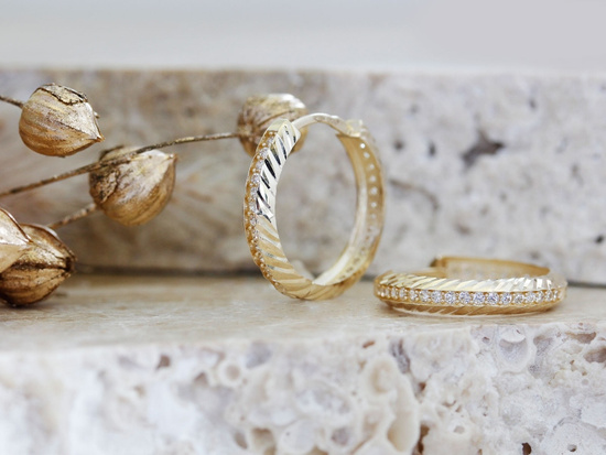 Kolczyki złote kółka błyszczące zdobione 16mm