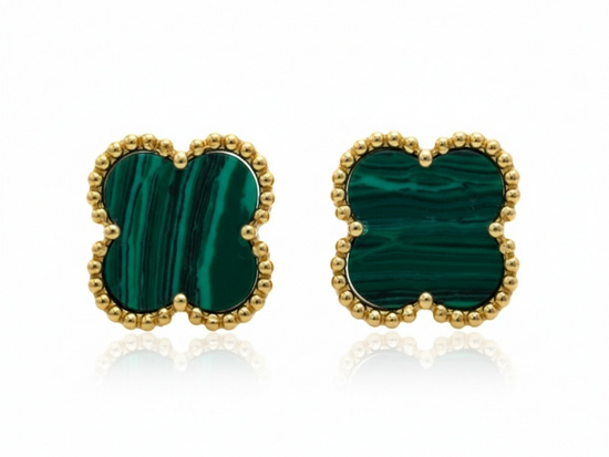 Złote kolczyki na sztyfcie kwiatek z malachitem