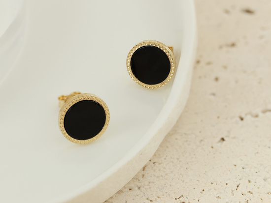 Złote kolczyki okrągłe na sztyfcie z czarnym kamieniem