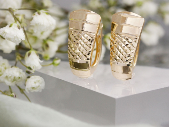 Kolczyki złote angielskie frezowane