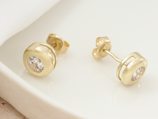 Kolczyki złote małe na sztyfcie z cyrkonią
