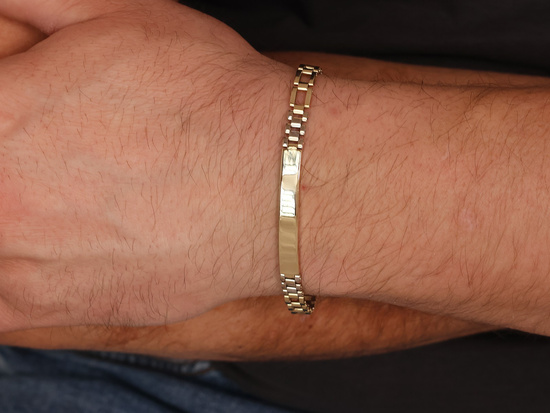 Bransoletka złota z dwukolorowych elementów z blaszką pod grawer