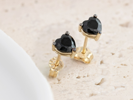 Kolczyki złote serce z onyksem na sztyfcie