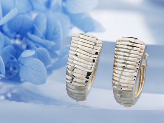 Kolczyki złote angielskie frezowane