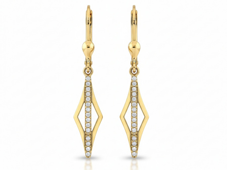 Złote kolczyki wiszące na zapięciu angielskim