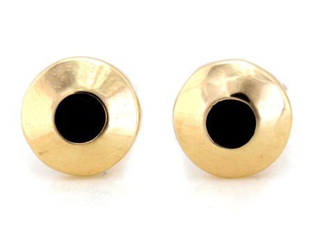 Kolczyki złote okrągłe na sztyfcie przy uchu