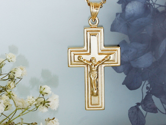 Zawieszka złota krzyż z Jezusem wisiorek