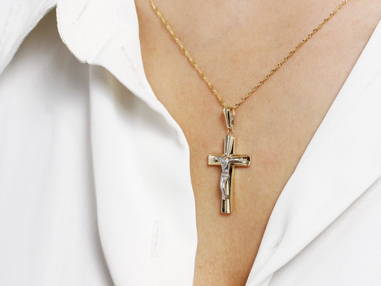 Zawieszka złoty krzyżyk dwukolorowy wisiorek