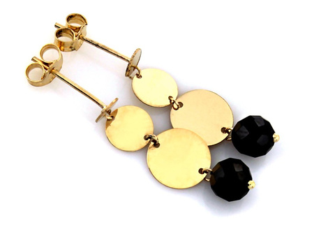 Złote kolczyki na sztyfcie wiszące blaszki i czarny kamień