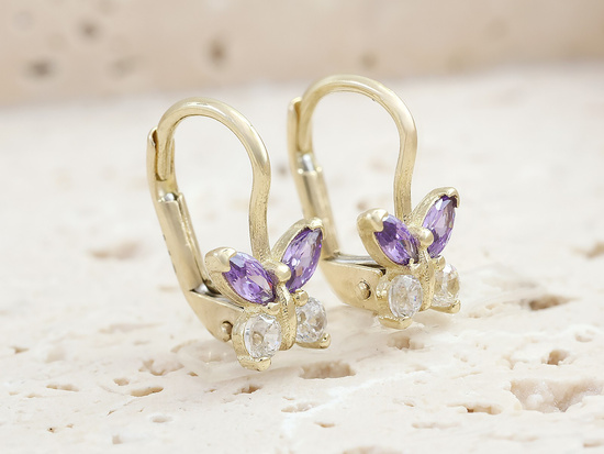 Kolczyki złote angielskie z motylkiem z fioletowymi cyrkoniami