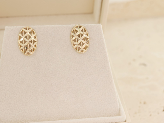 Kolczyki złote owalne ażurowe na sztyfcie