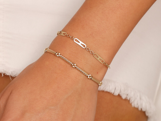 Złota bransoletka ze sztywnych elementów