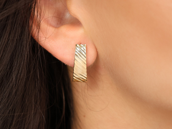 Kolczyki złote angielskie blaszki frezowane