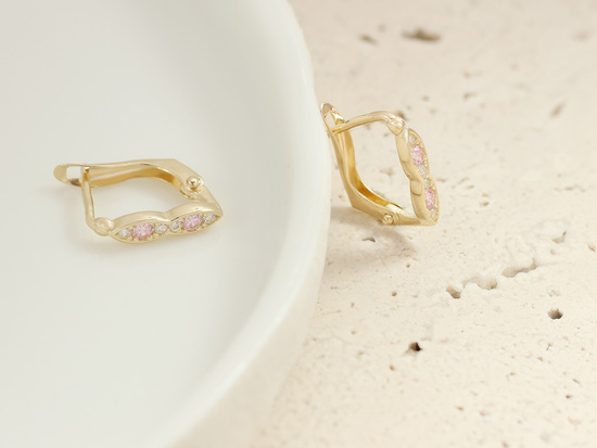 Kolczyki złote z różowymi cyrkoniami idealne dla dziewczynki