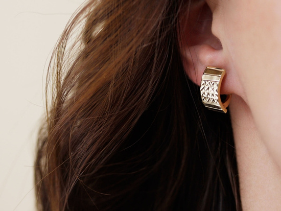 Kolczyki złote klasyka elegancji zdobione bez kamieni