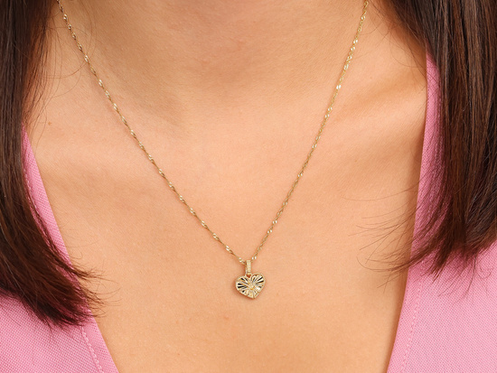 Zawieszka złota błyszczące przestrzenne ażurowe serce