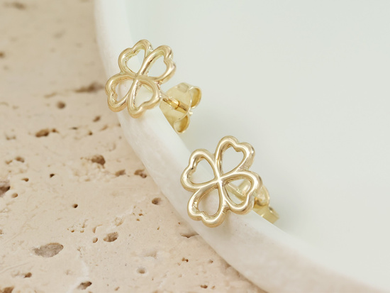 Kolczyki złote koniczynki na sztyfcie