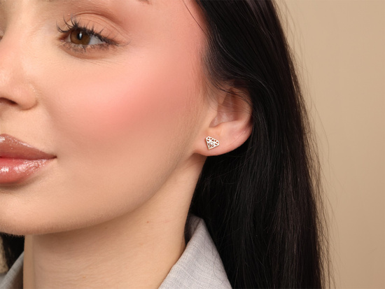 Kolczyki złote z diamentem graficznym na sztyfcie