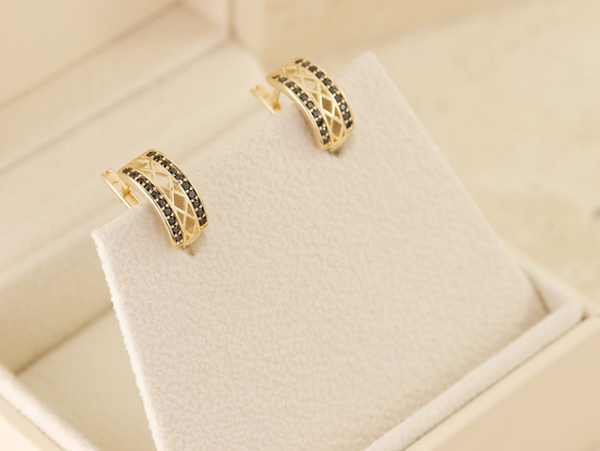 Kolczyki złote angielskie z czarnymi cyrkoniami