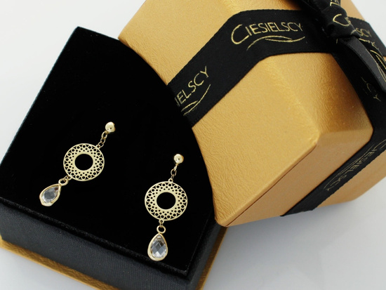 Złote kolczyki wiszące z ażurem na sztyfcie 