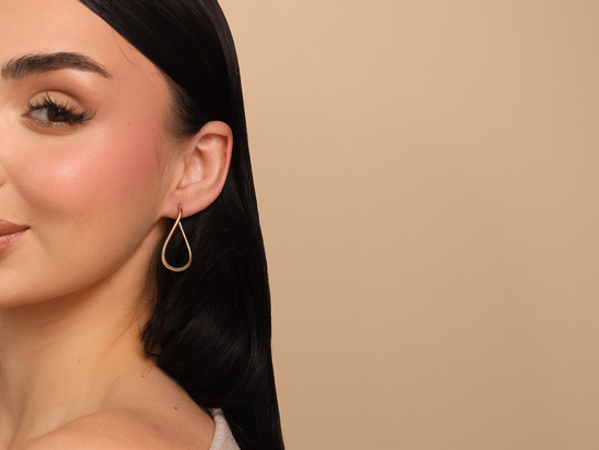 Kolczyki złote wiszące sztywne na czasie modne