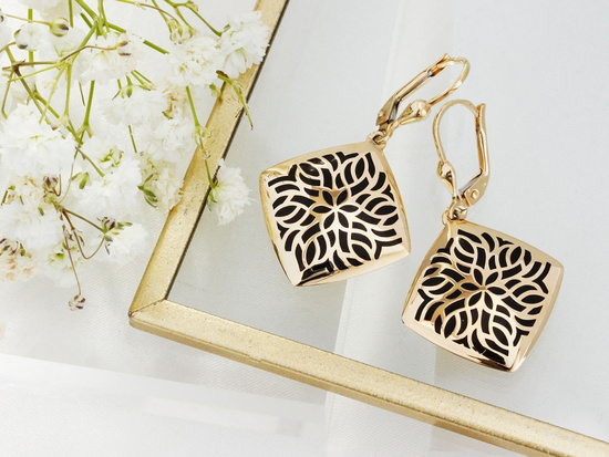 Kolczyki złote wiszące kwadraty z czarną emalią