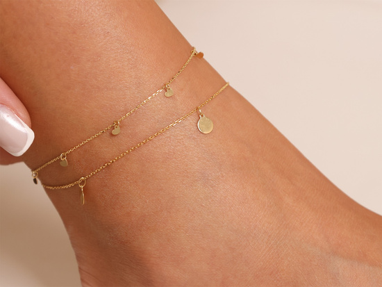 Bransoletka złota na nogę z wiszącymi sercami
