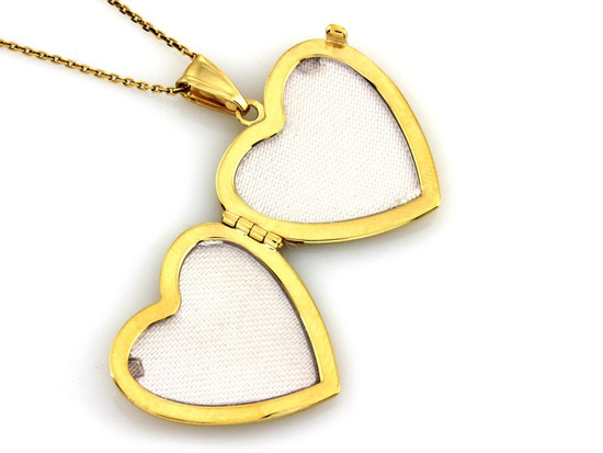 Złota zawieszka puzderko serce na fotografię