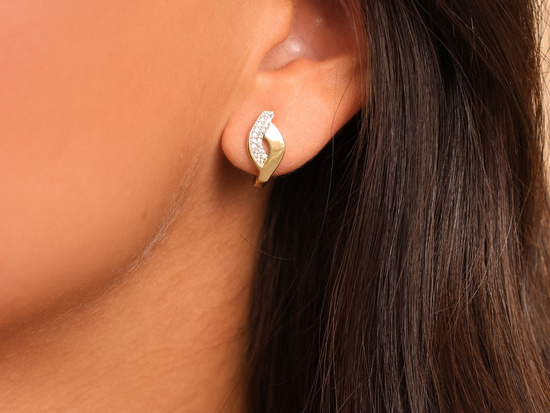 Złote kolczyki delikatne angielskie z cyrkoniami