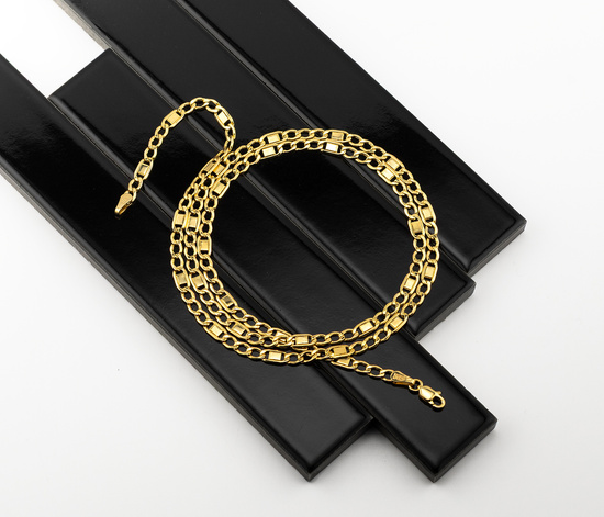 Złoty łańcuszek 585 Figaro z blaszkami