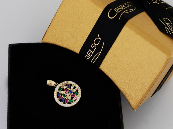 Zawieszka złota delikatna okrągła z kolorowymi cyrkoniami 