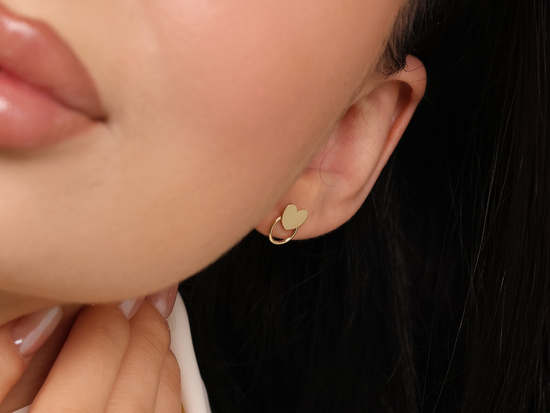 Kolczyki złote na sztyfcie kółeczko z sercem