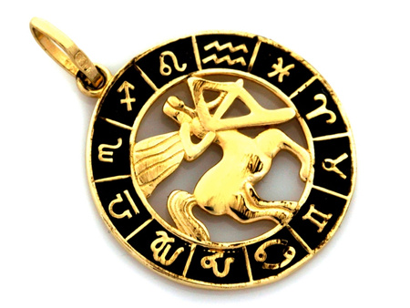 Zodiak złota zawieszka Strzelec z czarną emalią