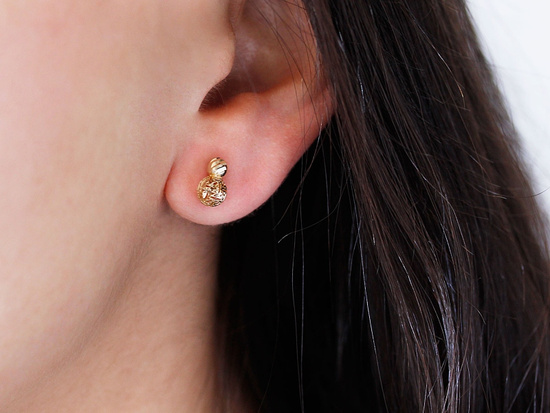 Złote kolczyki dwie kulki na sztyfcie