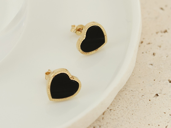 Kolczyki złote serca na sztyfcie z czarnym kamieniem syntetycznym