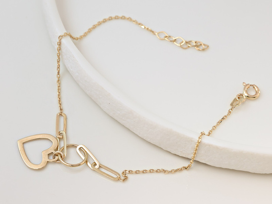 Złota bransoletka modna z wiszącym sercem