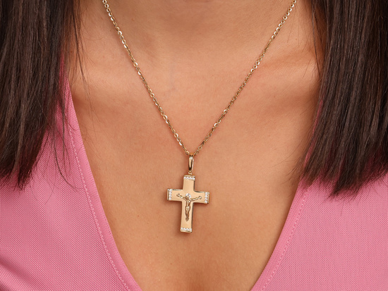 Zawieszka złoty krzyżyk z Jezusem z cyrkoniami