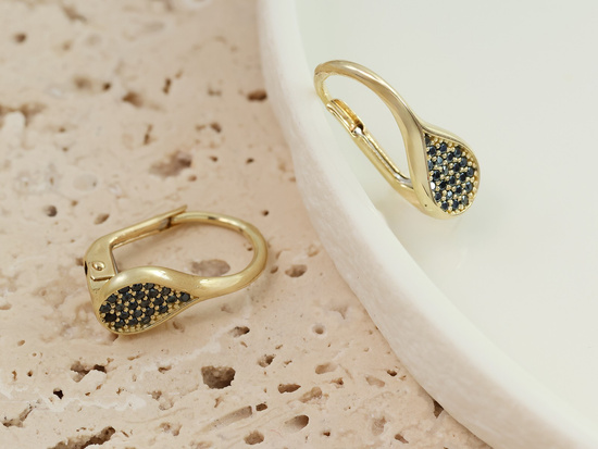 Złote kolczyki angielskie z czarnymi cyrkoniami