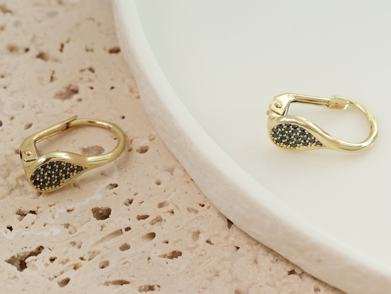 Złote kolczyki angielskie z czarnymi cyrkoniami