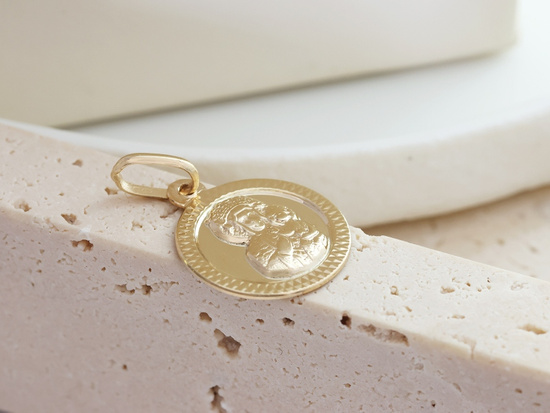 Okrągły diamentowany złoty medalik