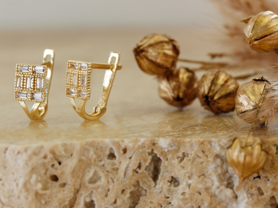 Złote kolczyki z cyrkoniami angielskie delikatne