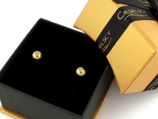 Kolczyki złote przy uchu pinezki na sztyfcie