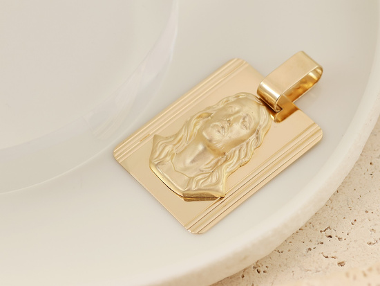 Medalik złoty duży prostokątny blaszka z wizerunkiem Jezusa