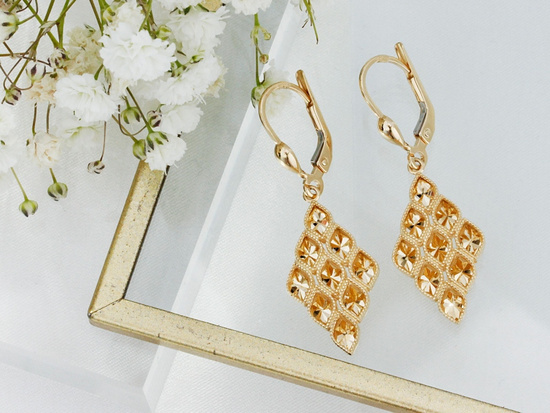 Kolczyki złote wiszące angielskie błyszczące romby